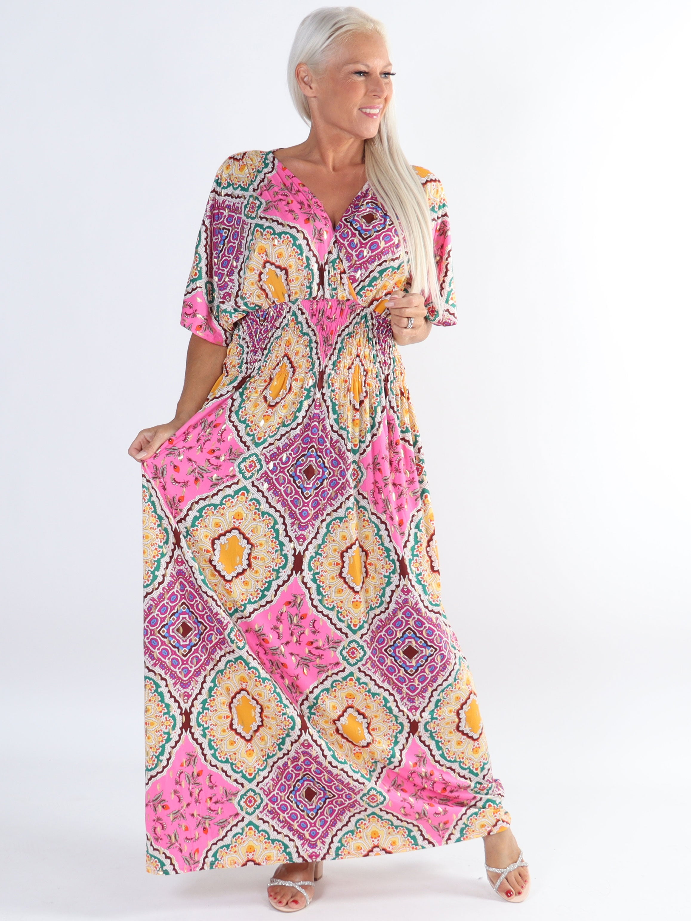 Pams Multi - Lång elastisk plus size klänning i skrynkelfritt tyg